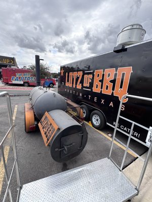 Lotz of BBQ by null