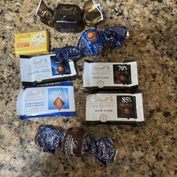 Lindt - Paris ページ LINDT, Paris - 79 rue de Passy, 9th Arr. - Opéra