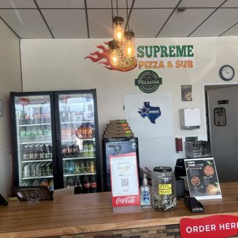 Supreme Pizza And Sub - Inside of shop - Pizza Near Me - Arlington, Texas Supreme Pizza And Sub - Inside of shop - Pizza Near Me - Arlington, Texas
