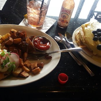 Slappy Cakes - Carnitas Benedict and blueberry tart pancakes - Breakfast & Brunch Near Me - Lahaina, Hawaii Slappy Cakes - Carnitas Benedict and blueberry tart pancakes - Breakfast & Brunch Near Me - Lahaina, Hawaii