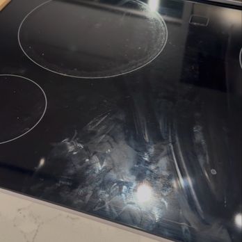 Etage Executive Living - Dirty countertops/stove - Hotels Near Me - Pittsburgh, Pennsylvania