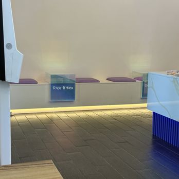 Rice Bites - Waiting area - Juice Bars & Smoothies Near Me - Sacramento, California