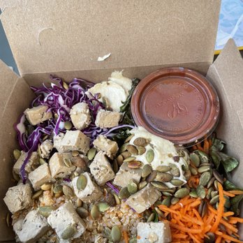 Amy's Drive Thru - Super Quinoa and baked Tofu Salad - Burgers Near Me - Corte Madera, California
