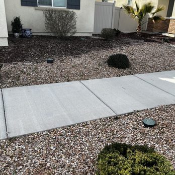 Agro-Tech Landscape Construction - They trimmed the little bushes all around the front yard. - Landscaping Near Me - Lancaster, California