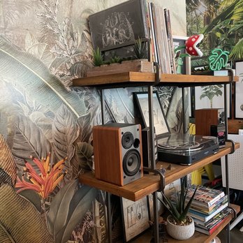 Lokal Coffee - Coffee shop decoration - Cafes Near Me - Iselin, New Jersey