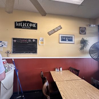 Sam's Place - Interior - Diners Near Me - North Myrtle Beach, South Carolina