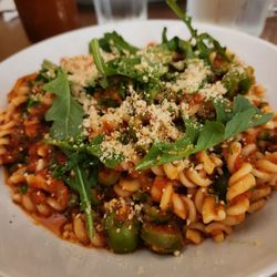 Good Earth Organic Eatery - A simi spicy pasta dish.