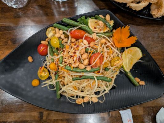 Sip Saam Thai by null