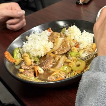 Tasty Thai - Cashew nut chef bowl with beef - Thai Near Me - Arroyo Grande, California Tasty Thai - Cashew nut chef bowl with beef - Thai Near Me - Arroyo Grande, California