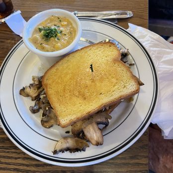 Mimi's Cafe - Breakfast & Brunch Near Me - Albuquerque, New Mexico