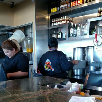 El Tizoncito - Busy employees - Mexican Near Me - Dallas, Texas El Tizoncito - Busy employees - Mexican Near Me - Dallas, Texas