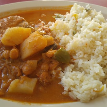 Tres Amigos - Revuelta de Pez - Salvadoran Near Me - Los Angeles, California Tres Amigos - Revuelta de Pez - Salvadoran Near Me - Los Angeles, California