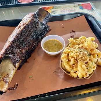 Beau's BBQ - Brisket on the bone and Mac 'n cheese, Excellent!! - Food Trucks Near Me Beau's BBQ - Brisket on the bone and Mac 'n cheese, Excellent!! - Food Trucks Near Me