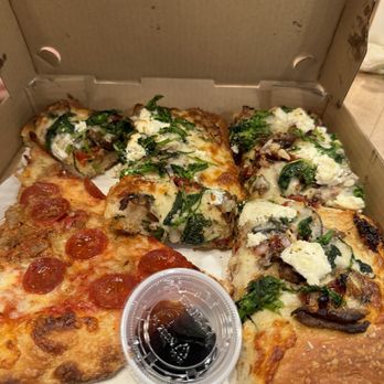 Vincenzo's Pizza - Pizza Near Me - Portland, Oregon Vincenzo's Pizza - Pizza Near Me - Portland, Oregon