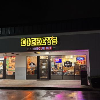 Dickey's Barbecue Pit - Barbeque Near Me - Camp Hill, Pennsylvania