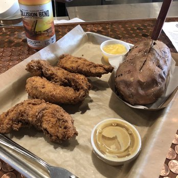 Boss ChickNBeer - Chicken Wings Near Me - Berea, Ohio