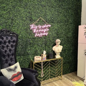 Spa 7 - Lounge area - Eyelash Service Near Me - Austin, Texas