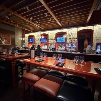 Gordon Ramsay Pub & Grill - Inside - Pubs Near Me - Las Vegas, Nevada