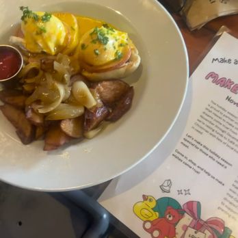 Lulu's Waikiki - Eggs Benedict? - Burgers Near Me - Honolulu, Hawaii Lulu's Waikiki - Eggs Benedict? - Burgers Near Me - Honolulu, Hawaii