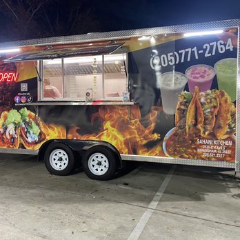 Los TanChingones - a food truck parked in a parking lot - Tacos Near Me - Hoover, Alabama Los TanChingones - a food truck parked in a parking lot - Tacos Near Me - Hoover, Alabama