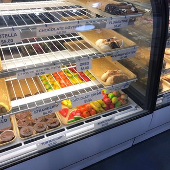 Mike's Pastry - Bakeries Near Me - Somerville, Massachusetts