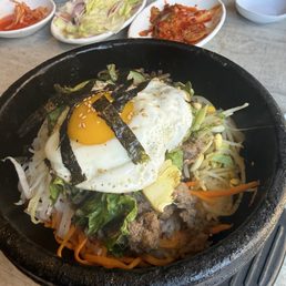 Bulgogi Dolsot Bibim Bap 불고기돌솥비빔밥 Bulgogi Dolsot Bibim Bap 불고기돌솥비빔밥
