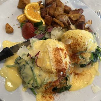Sweet Maple - Florentine Benedict Weekend Breakfast - American Near Me - San Francisco, California Sweet Maple - Florentine Benedict Weekend Breakfast - American Near Me - San Francisco, California