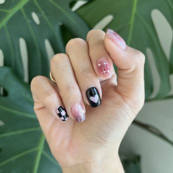 Lavish Nail Studio - Nail Salons Near Me - Garden Grove, California