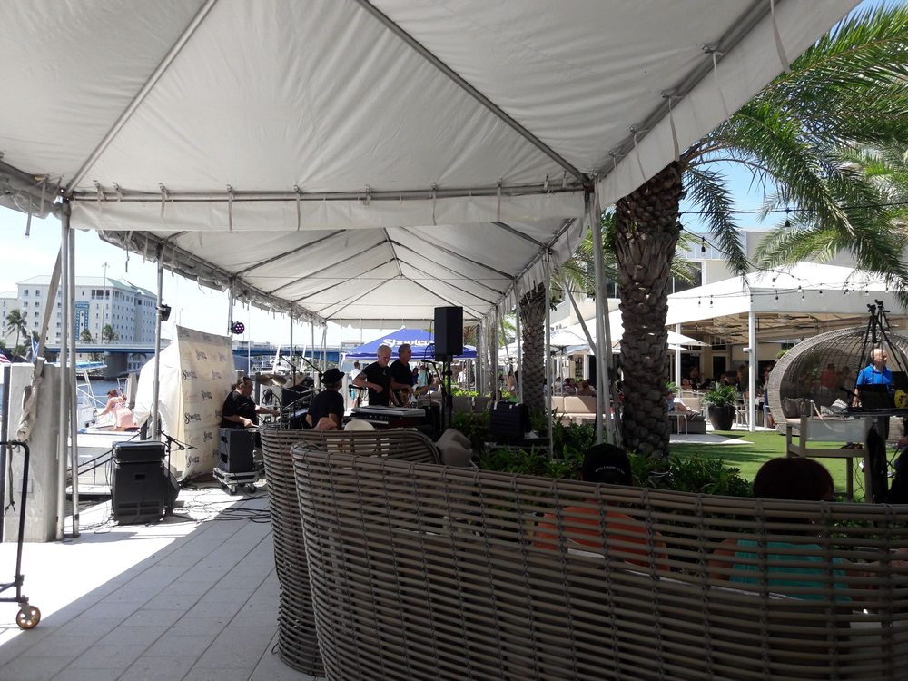 SHOOTERS ROCK THE DOCK Updated September 2024 10 Photos 3033 NE