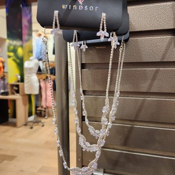 Windsor - Windsor at Stonestown - jewelry - Accessories Near Me - San Francisco, California