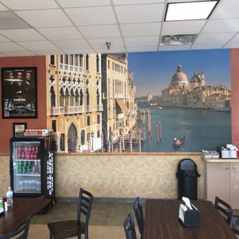 Ba Da Bing Beef Company - Interior - Fast Food Near Me - Third Lake, Illinois