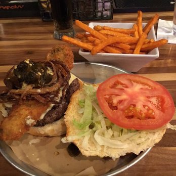 Toro Burger Bar - Firey green chilli burger with sweet potato fries - Gastropubs Near Me - El Paso, Texas Toro Burger Bar - Firey green chilli burger with sweet potato fries - Gastropubs Near Me - El Paso, Texas