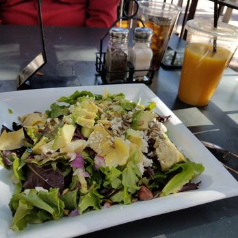 Daily Jam - Breakfast & Brunch Restaurant - Mediterranean Salad has artichoke hearts!!! - New American Near Me - Tempe, Arizona
