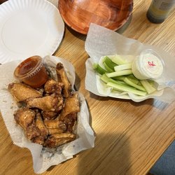 Jigger's Pub - Wing Dings