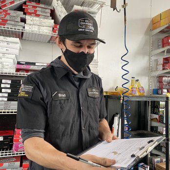 Oil Changers - Technician Brad reviews all services rendered. Pleasant guy. - Oil Change Stations Near Me - Pacifica, California Oil Changers - Technician Brad reviews all services rendered. Pleasant guy. - Oil Change Stations Near Me - Pacifica, California