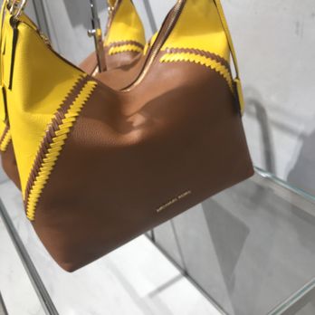 Citadel Outlets - Michael Kors - Outlet Stores Near Me - Los Angeles, California