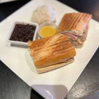 Cafe con Leche - Cubano Sandwich - Mexican Near Me - Chicago, Illinois