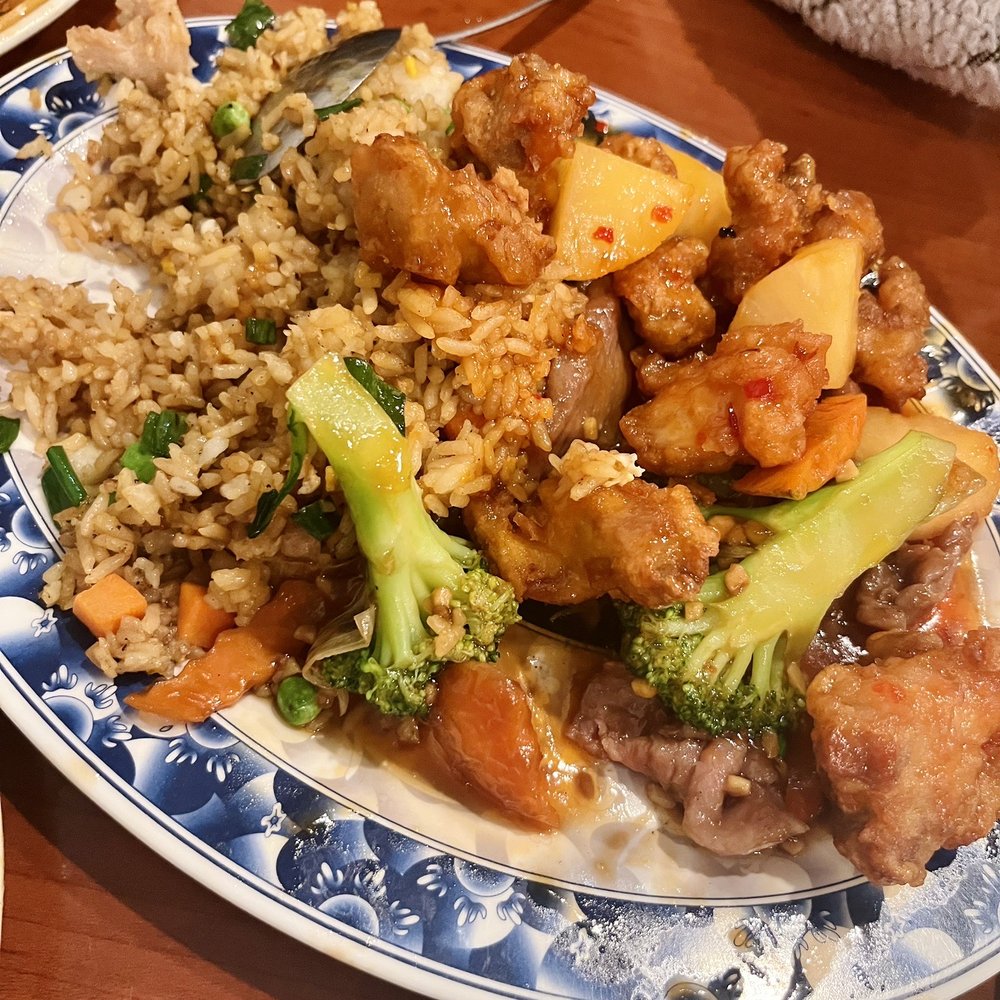 Lee's BBQ & Boba - Combination Plate: Broccoli with Beef Chicken with Pineapple Special Fried Rice - Barbeque Near Me - Cudahy, California