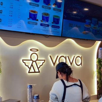 Vava Designer Cakes - Staff area - Desserts Near Me - Toronto, Ontario Vava Designer Cakes - Staff area - Desserts Near Me - Toronto, Ontario