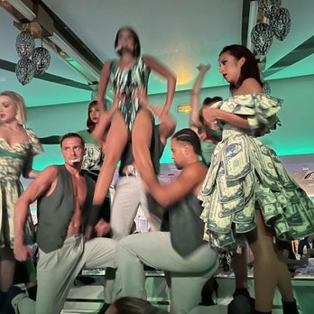 L'Opera - Performance - Pan Asian Near Me - Saint-Tropez, 83