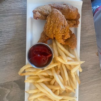 Great Maple - Kids chicken tenders and fries - New American Near Me - Newport Beach, California Great Maple - Kids chicken tenders and fries - New American Near Me - Newport Beach, California