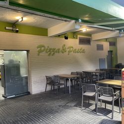 Pizza y Pasta - Entrance