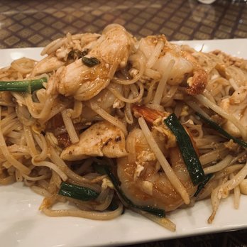 Thai Sawadee - Pad Thai - Dinner portion - Thai Near Me - Chesterfield, Missouri
