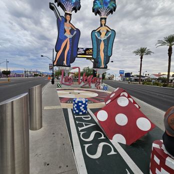 LAS VEGAS SHOWGIRLS SIGN Updated April 2025 1810 Las Vegas Blvd S