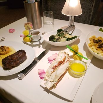 Eddie V's Prime Seafood - Steak, stuffed shrimp, spinach, truffle Mac&cheese, Alaskan king crab legs - Seafood Near Me - Troy, Michigan Eddie V's Prime Seafood - Steak, stuffed shrimp, spinach, truffle Mac&cheese, Alaskan king crab legs - Seafood Near Me - Troy, Michigan