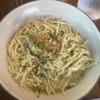 Otto Strada - Linguine con Pesto Di Pepe Rosso - Italian Near Me - Hoboken, New Jersey