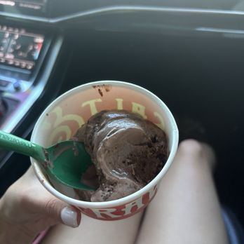 Salt & Straw - Chocolate Gooey Brownie - Ice Cream & Frozen Yogurt Near Me - Los Angeles, California Salt & Straw - Chocolate Gooey Brownie - Ice Cream & Frozen Yogurt Near Me - Los Angeles, California