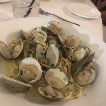 Bottagra - Linguine with clams - Italian Near Me - Hawthorne, New Jersey Bottagra - Linguine with clams - Italian Near Me - Hawthorne, New Jersey