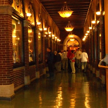 Apple Pie Bakery Café - Hallway of CIA building that houses Apple Pie Bakery - Bakeries Near Me - Hyde Park, New York