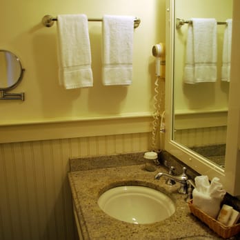 Hawthorne Hotel - Half bath in Room 404 - Hotels Near Me - Salem, Massachusetts